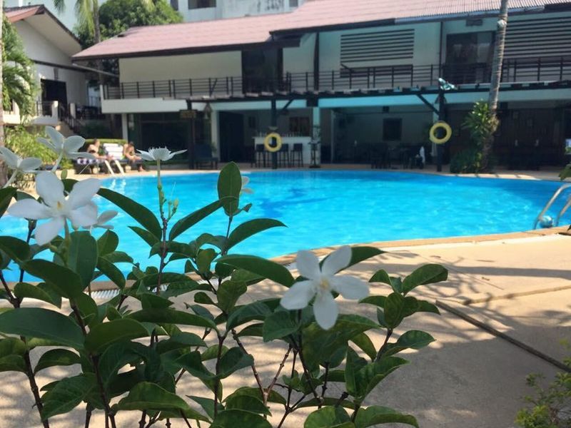 Bamboo Beach Hotel & Spa Patong Exterior photo